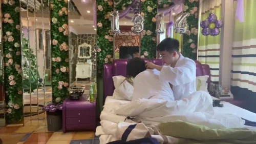 คลิปหลุดจีน สาวจีนหุ่นดีผิวขาวน่ารักนมใหญ่เด้งดึ๋ง เย็ดกับแฟนในห้องนอนหรู ขย่มควยแรงอมควยดูดหัวขึ้นคร่อมเย็ดสด ท่าหมาเย็ดแรงแตกในหีเต็มชวนเล่นชู้