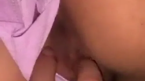 คลิปหลุดทางบ้าน สาวแว่นมุสลิมวัยรุ่นขี้เงี่ยน ถูกแฟนจับเย็ดสดหีเนียนในห้องนอน ถ่ายคลิปชัดๆซอยรัวครางเสียวไม่หยุด ดูแล้วเงี่ยนตามทันที