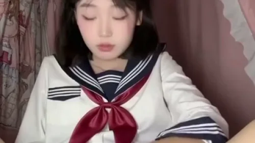 คลิปหลุดสาวจีนตัวเล็กนักศึกษา นอนเบ็ดหีไลฟ์สดห้องนอน ผิวขาวน่ารักช่วยตัวเองน้ำแตกคาหี ครางเสียวขย่มเอวเงี่ยนหีกระฉูด