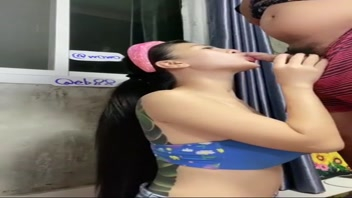 คลิปโป๊ไลฟ์สดXXXออยรอยจูบ ยืนเย็ดซดกับพี่เทพเสียงดังตับๆ ทั้งท่าด็อกกี้โชว์แฟนคลับขาหื่น แล้วจัดท่าลิงอุ้มแตงจนเหงื่อแตก แต่น้ำก็ยังไปแตกเลยไปต่อบนเตียงให้มันจบๆ